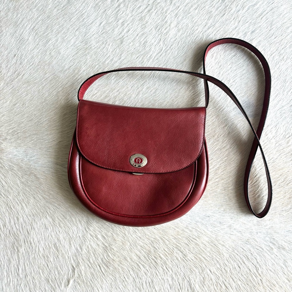Luxury brand Aigner crossbody Italian leather purse in Chianti red NWOT